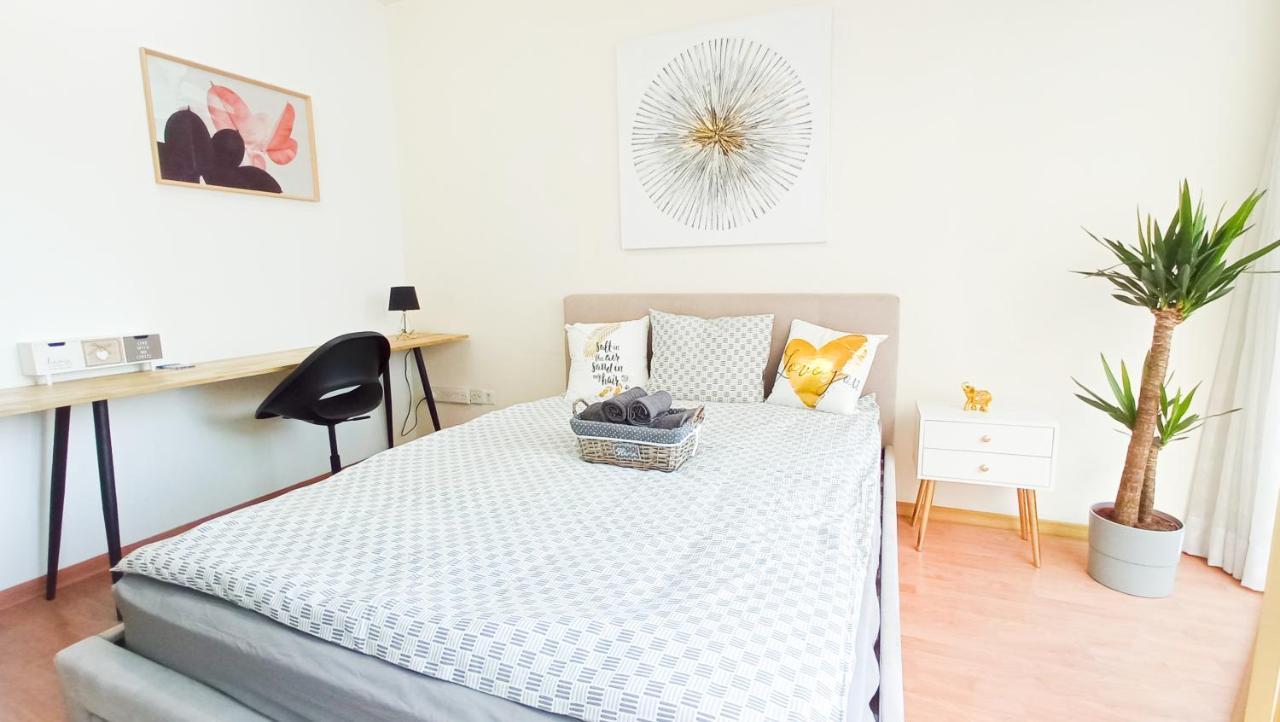 1A Beach & Business Apartment In The City Center! Larnaca Exteriör bild